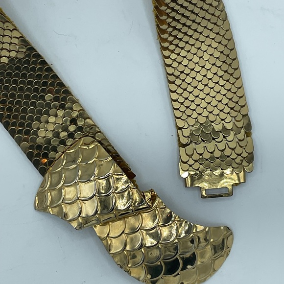 “VINTAGE MCM FISH SCALE GOLD BELT”. - Picture 8 of 16